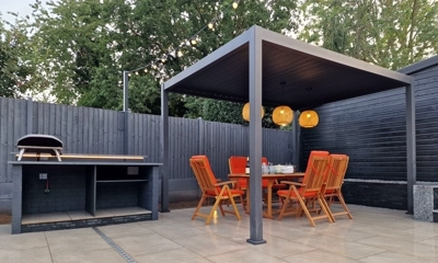 Enjoy life outdoors with our Aluminium Pergola, designed so you can relax in the garden all year round